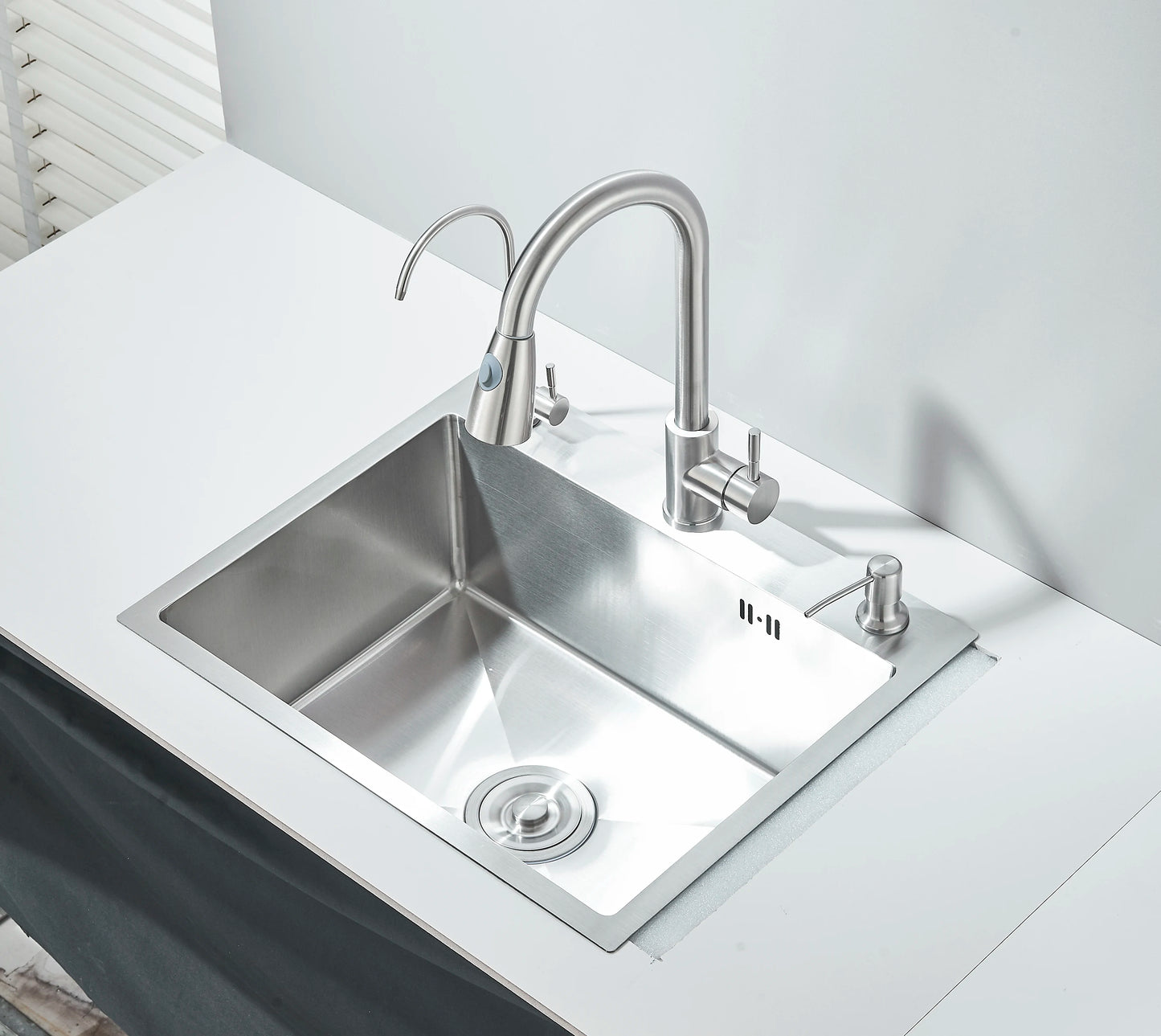 MYQualife Stainless Steel Kitchen Sink With Faucet And Soap Dispenser